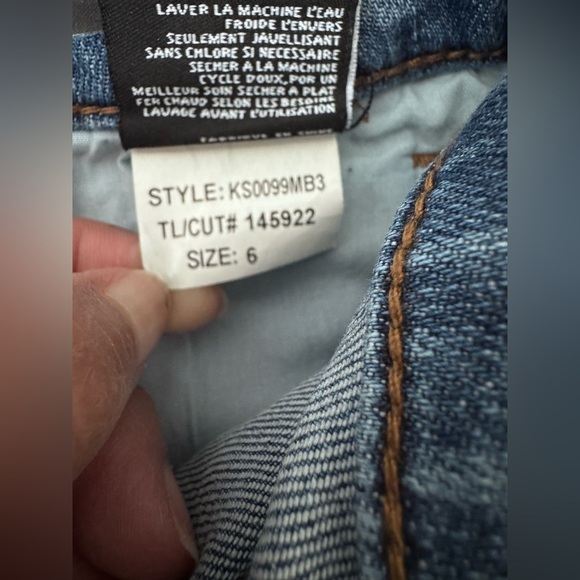 Kut from the Kloth Women’s Distressed Gidget Fray Blue Jean Shorts Size 6 - Picture 6 of 12